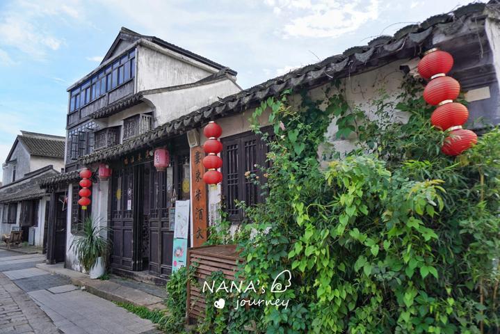 张红甫【蜜雪冰城新饮测评】绵滑冰凉:抹茶摇摇奶昔初体验